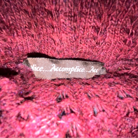 Women’s Size Medium Sleeveless Red Sweater - Picture 3 of 4